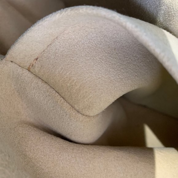 Louis Vuitton Hudson Bag - Picture 12 of 15